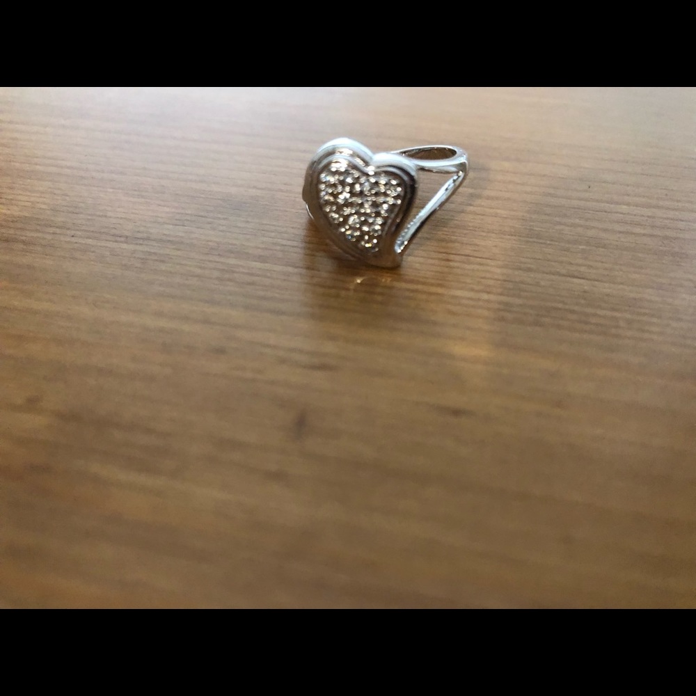 Ring - Picture 2 of 4
